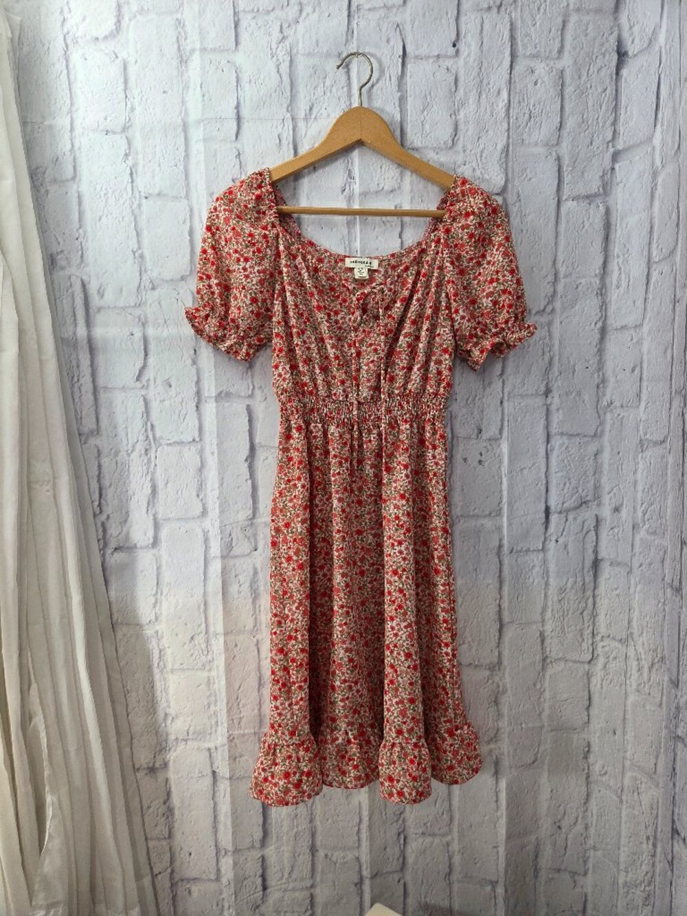 Monteau Medium Red Floral Smocked Waist Puff Sleeve Ruffle Cottagecore Dress